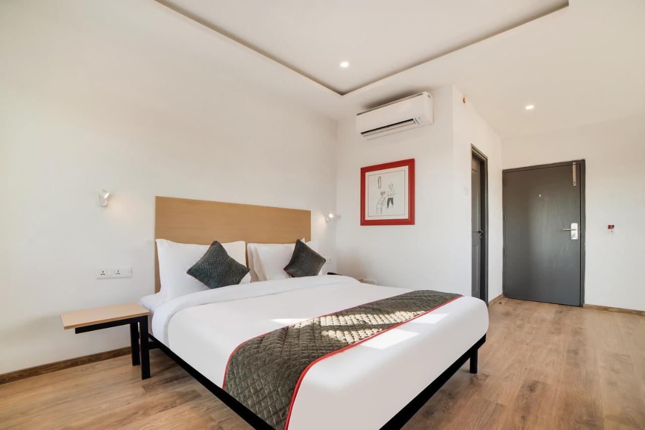 Hotel Townhouse Ss Aero Prime Shamshabad Esterno foto