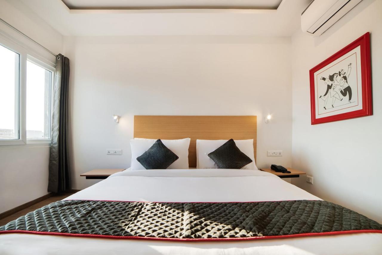 Hotel Townhouse Ss Aero Prime Shamshabad Esterno foto