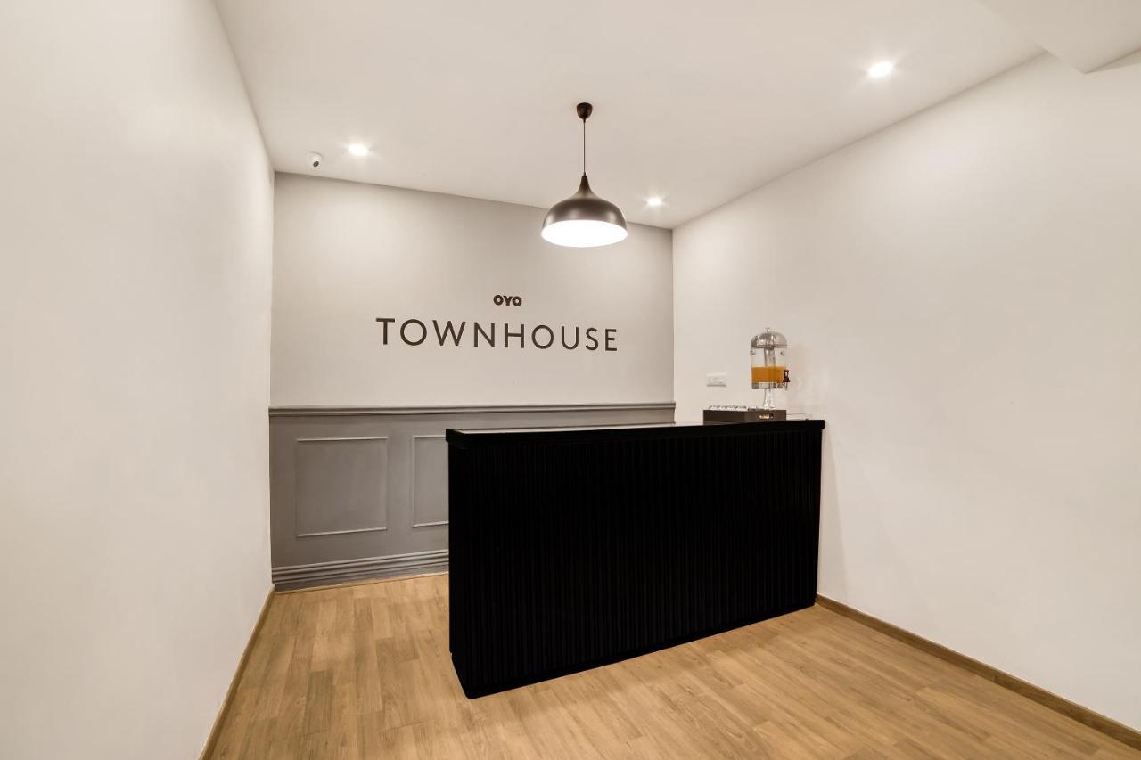 Hotel Townhouse Ss Aero Prime Shamshabad Esterno foto