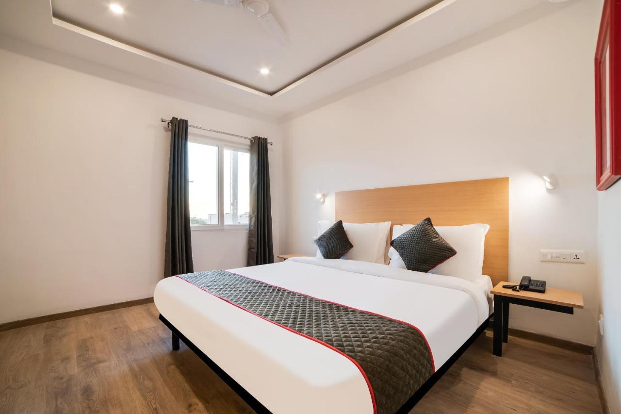 Hotel Townhouse Ss Aero Prime Shamshabad Esterno foto