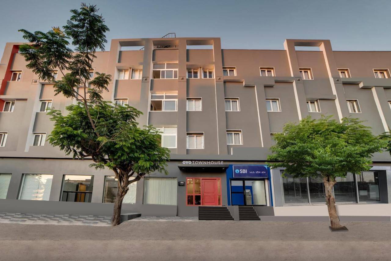 Hotel Townhouse Ss Aero Prime Shamshabad Esterno foto