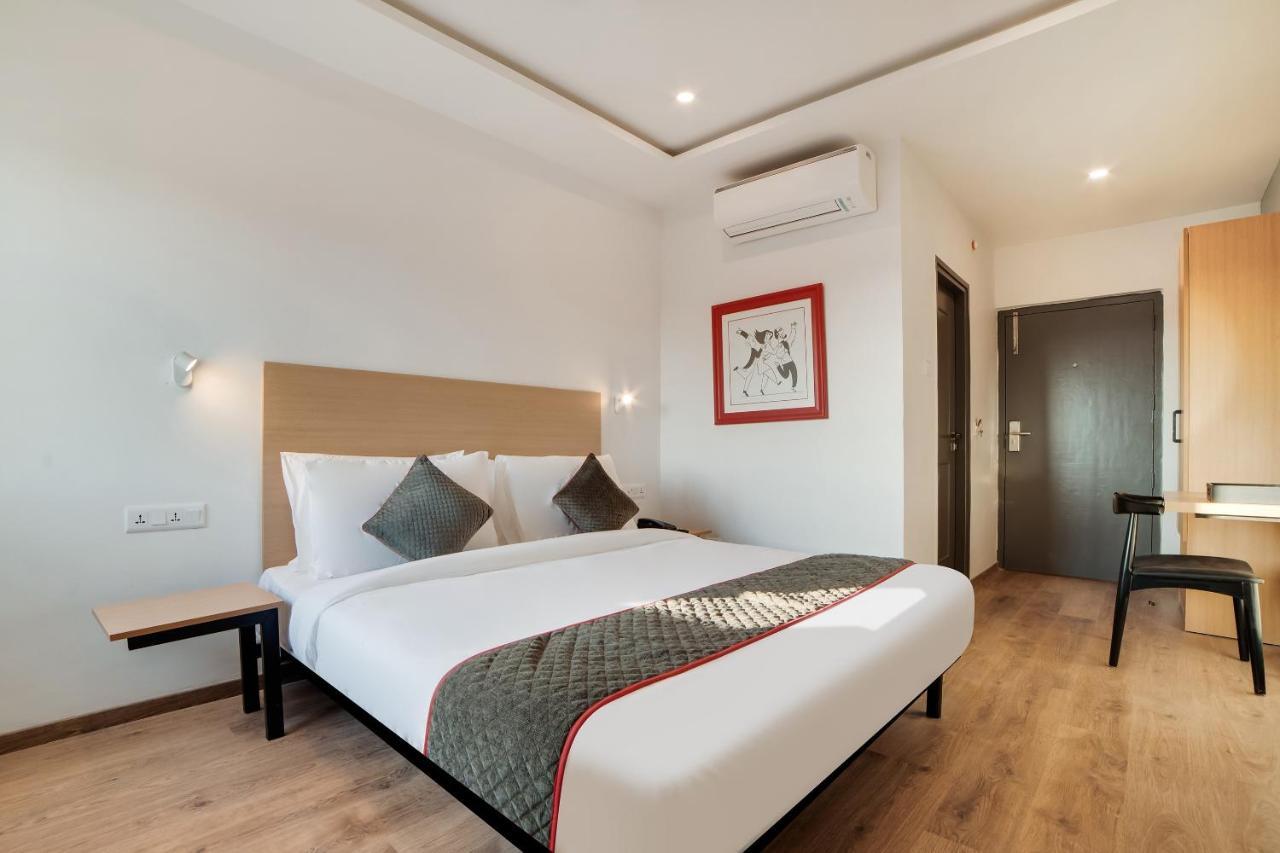 Hotel Townhouse Ss Aero Prime Shamshabad Esterno foto