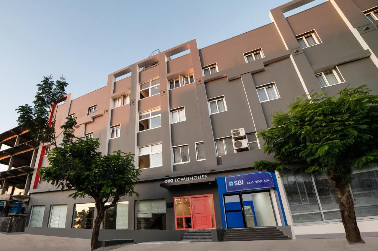Hotel Townhouse Ss Aero Prime Shamshabad Esterno foto