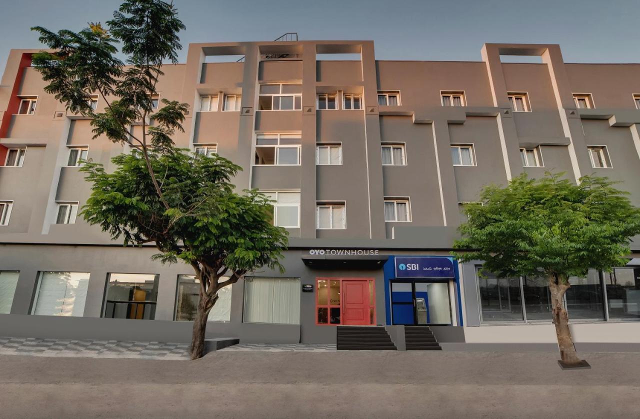 Hotel Townhouse Ss Aero Prime Shamshabad Esterno foto