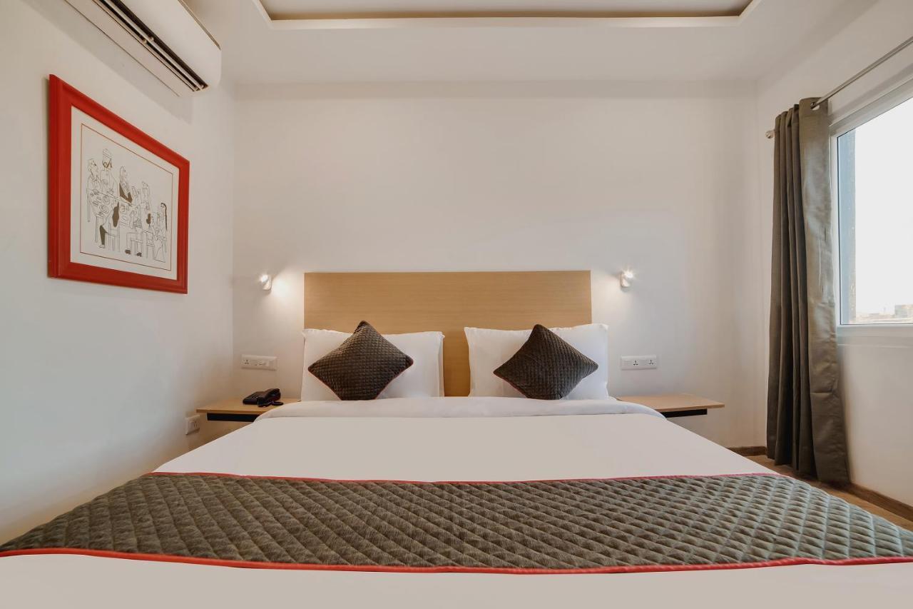 Hotel Townhouse Ss Aero Prime Shamshabad Esterno foto