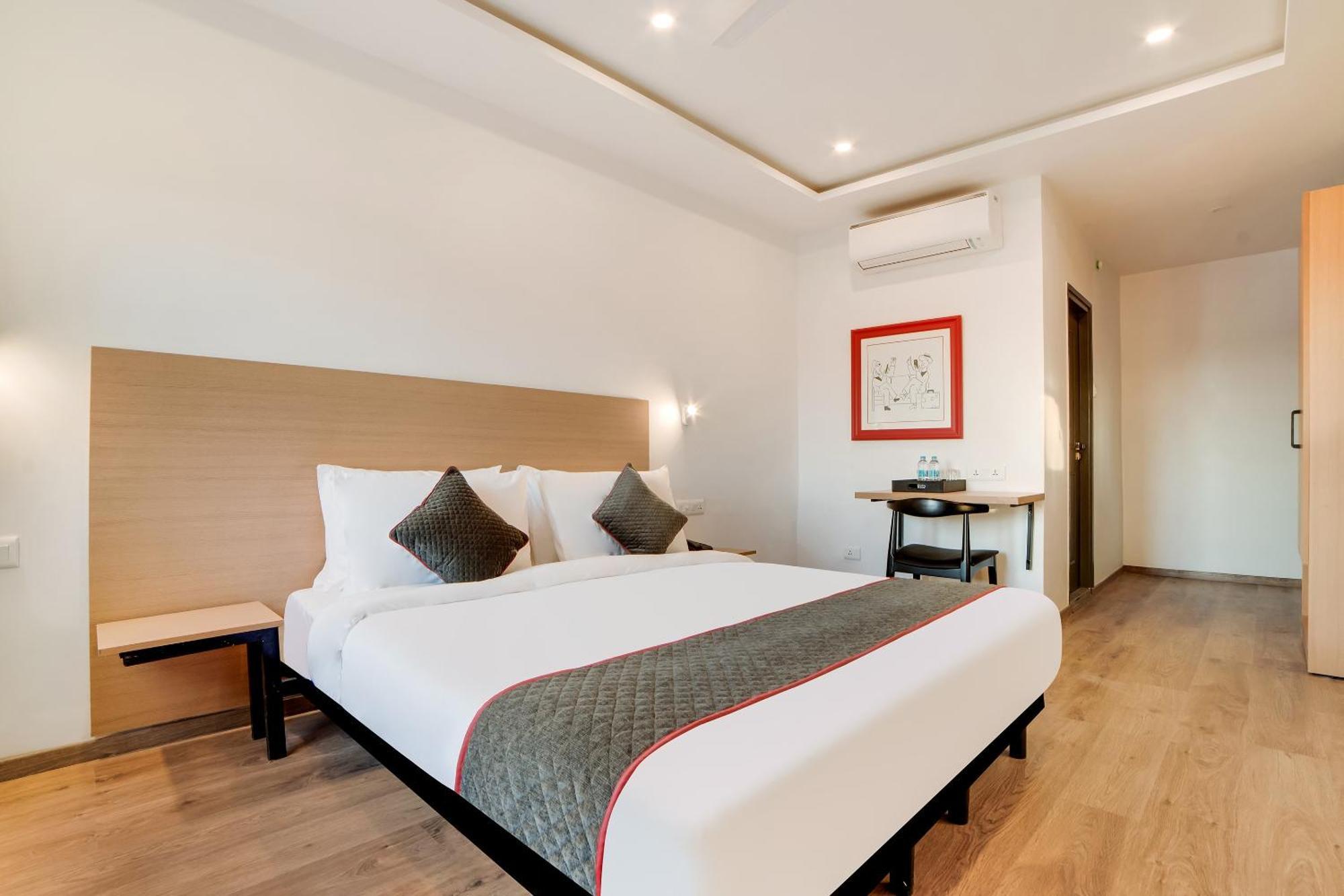 Hotel Townhouse Ss Aero Prime Shamshabad Esterno foto