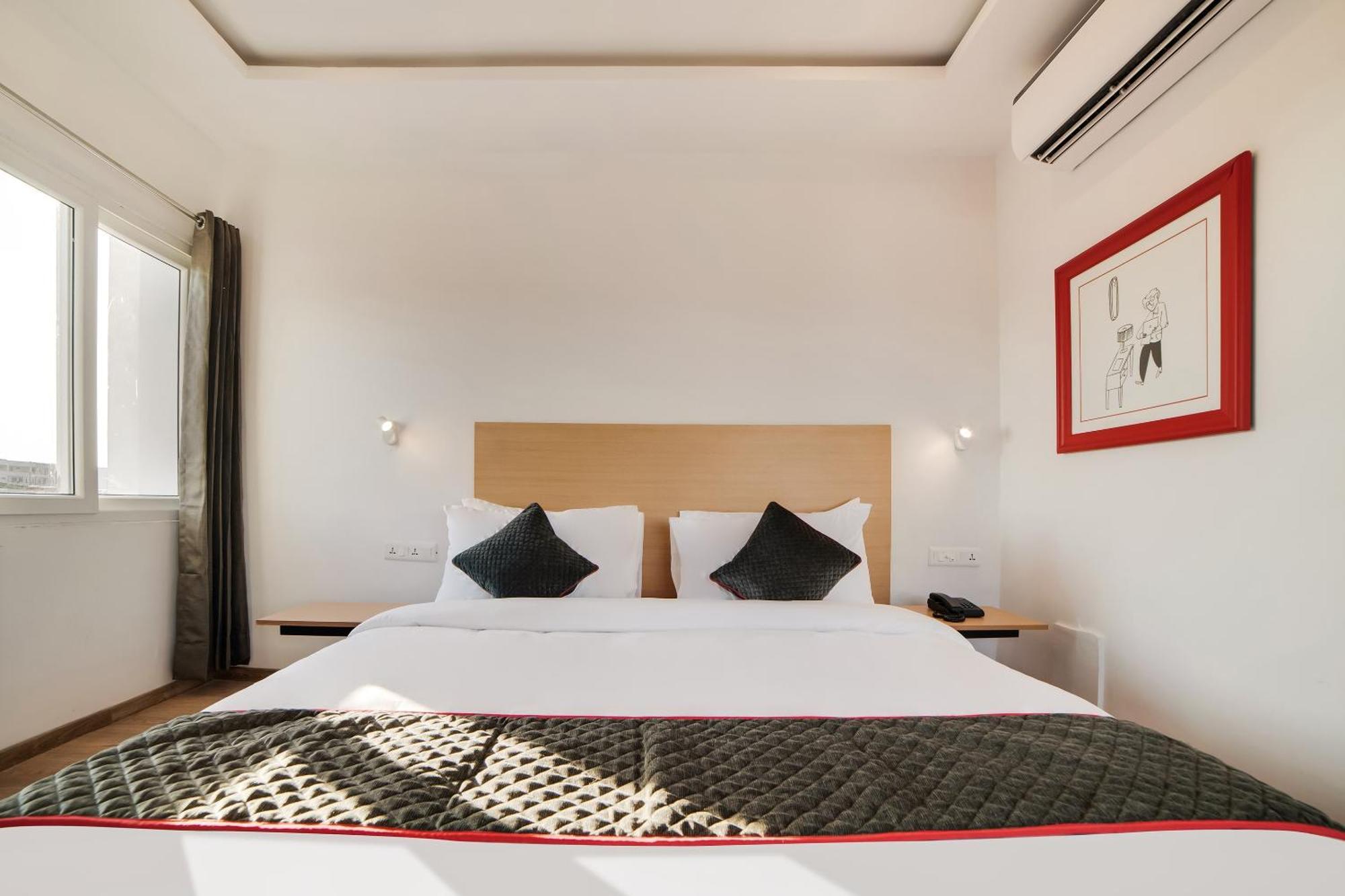 Hotel Townhouse Ss Aero Prime Shamshabad Esterno foto