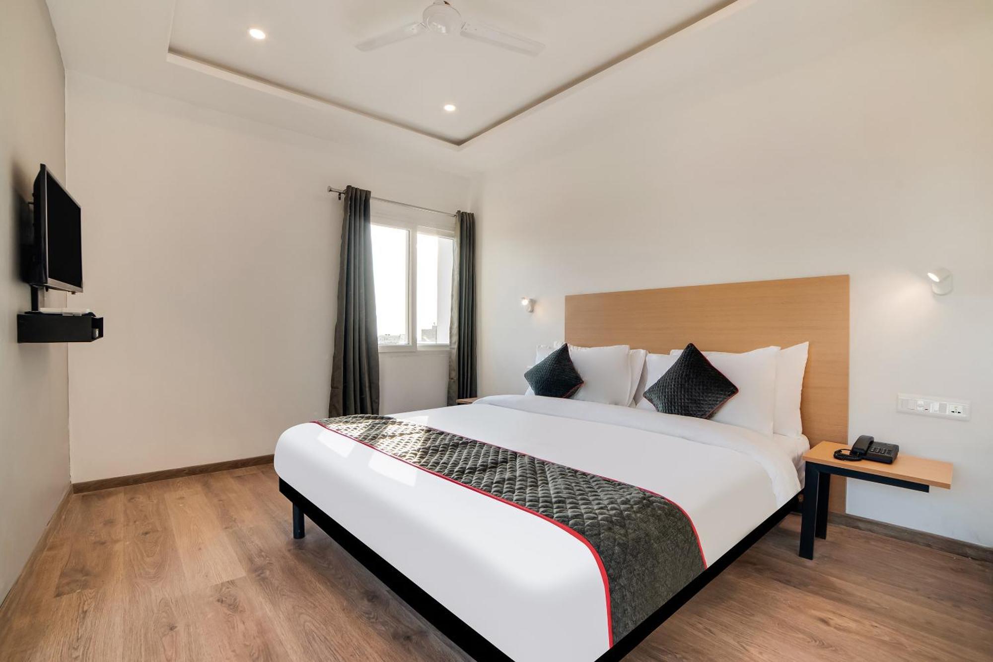 Hotel Townhouse Ss Aero Prime Shamshabad Esterno foto