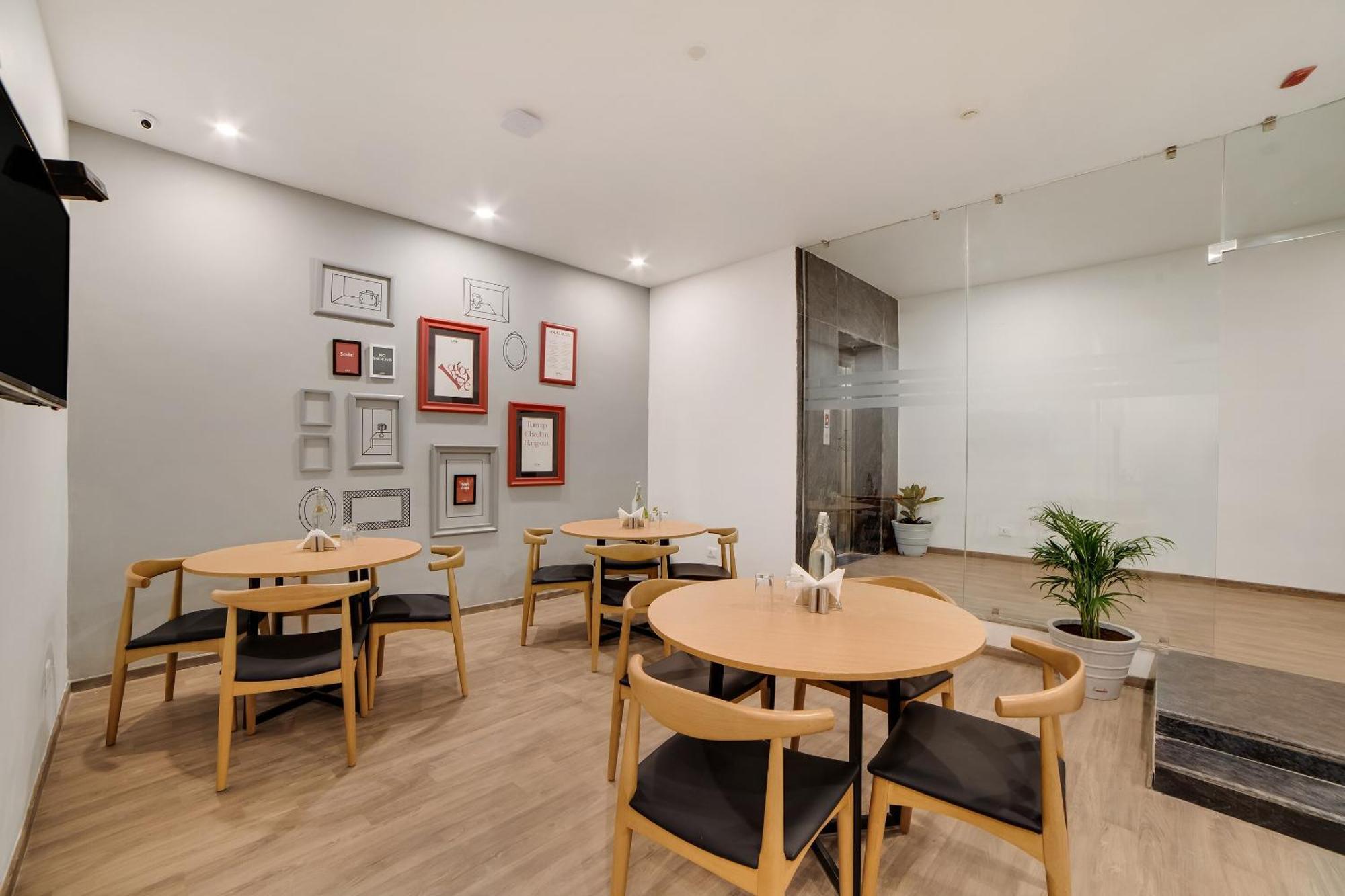 Hotel Townhouse Ss Aero Prime Shamshabad Esterno foto
