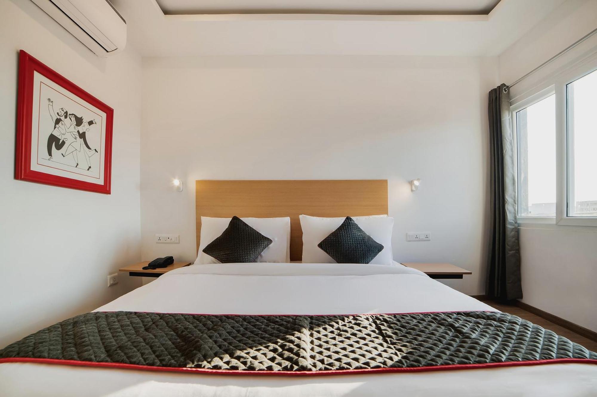 Hotel Townhouse Ss Aero Prime Shamshabad Esterno foto