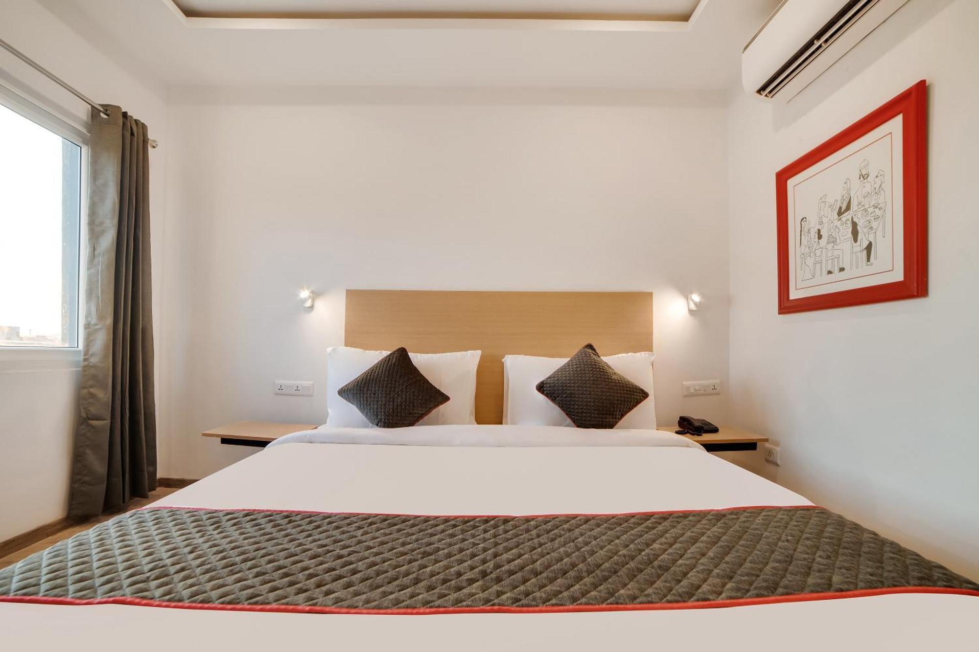 Hotel Townhouse Ss Aero Prime Shamshabad Esterno foto
